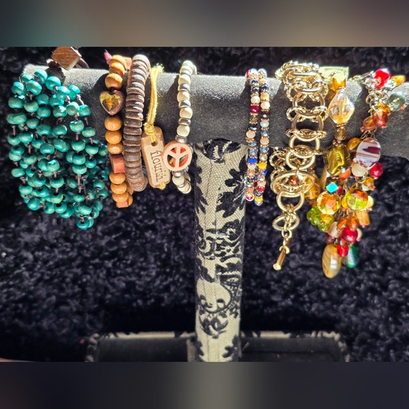 Natural and diverse bracelets 10 - Picture 1 of 11